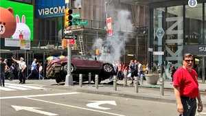 Cel puţin un mort şi 22 de răniţi, după ce un bărbat a intrat cu un vehicul într-un grup de pietoni, în New York / Poliţie: Nu este act terorist / Donald Trump este la curent cu incidentul - FOTO/VIDEO
