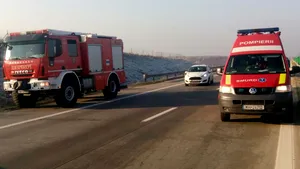 Încă un ACCIDENT pe Autostrada Soarelui produs ulterior ciocnirilor în lanţ. Un rănit, adus cu elicopterul la Bucureşti - VIDEO, FOTO 