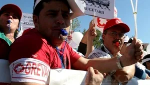 About 100 Unionists Picket Romanian Health Ministry Over Closed Hospitals