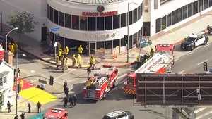 SUA. Trei morți și șase răniți după ce o mașină a lovit un biciclist și a intrat într-un supermarket