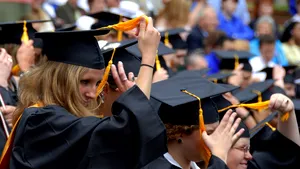 Cazare şi masă gratuită pentru studenţii cu specializări în IT, de la Universitatea Oradea