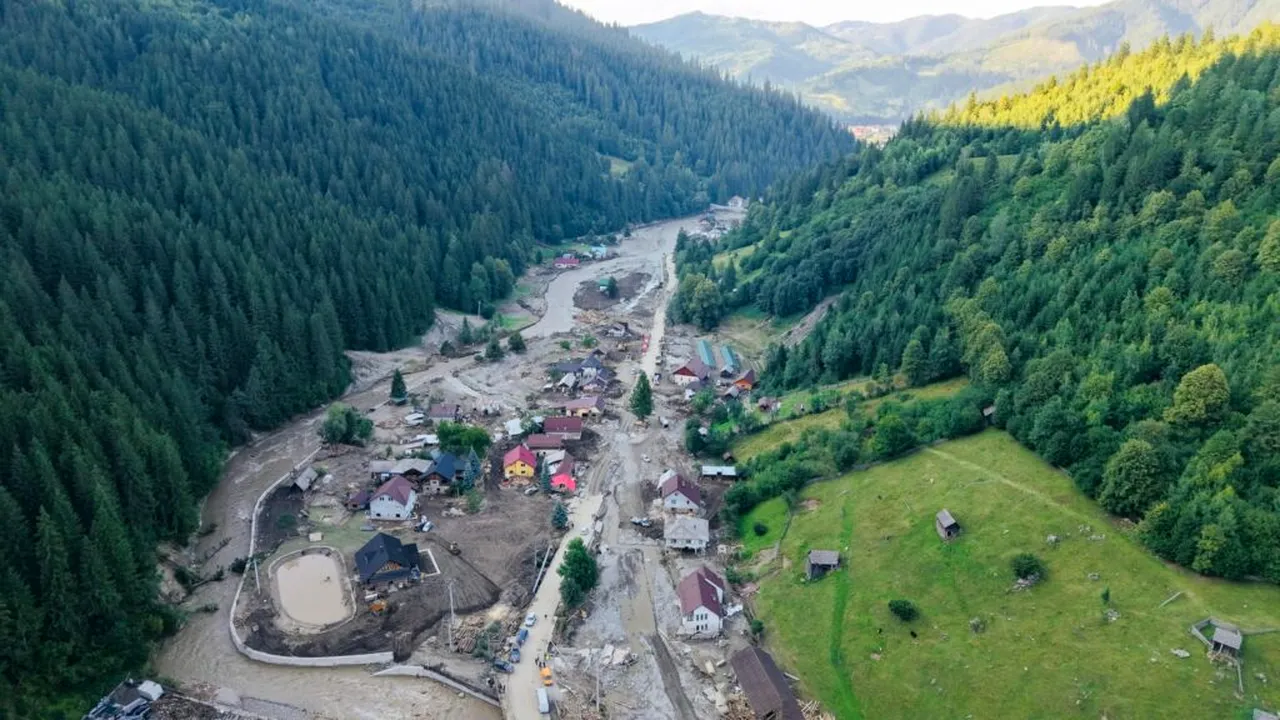 Începe reconstrucția caselor la Broșteni