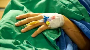 O femeie a ajuns la spital în stare gravă, cu ochiul mâncat de viermi. Medic: În 30 de ani de carieră nu am văzut asemenea caz