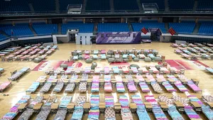 Autorităţile din Wuhan au transformat mai multe clădiri în spitale improvizate. FOTO