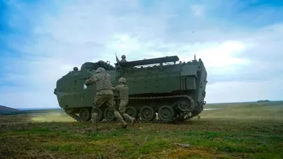 FOTO Ce sunt amfibiile de asalt AAV-7 care au intrat în dotarea armatei române. România a comandat 65 din SUA