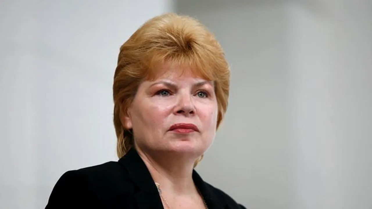 Opinii separate în CCR pe Legea 303/2004. Pivniceru: Rolul constituţional al Comisiilor speciale, nesocotit/ Livia Stanciu: Au fost încălcate chiar deciziile instanţei constituţionale