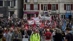 Sute de mii de oameni protestează în Franța. În unele orașe protestele au devenit violente