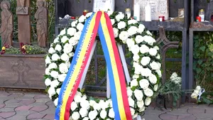 Nicușor Dan a depus o coroană de flori în memoria victimelor de la Clubul „Colectiv”: „În memoria victimelor, avem responsabilitatea de a schimba și de a rezolva”