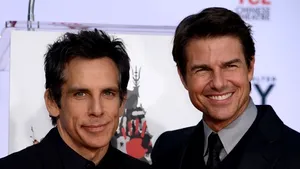Actorul Ben Stiller şi-a lăsat amprentele în cimentul de la Hollywood - FOTO
