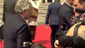 VIDEO Liderii UE au făcut baie de mulţime, după încheierea primei părţi a Summitului de la Sibiu