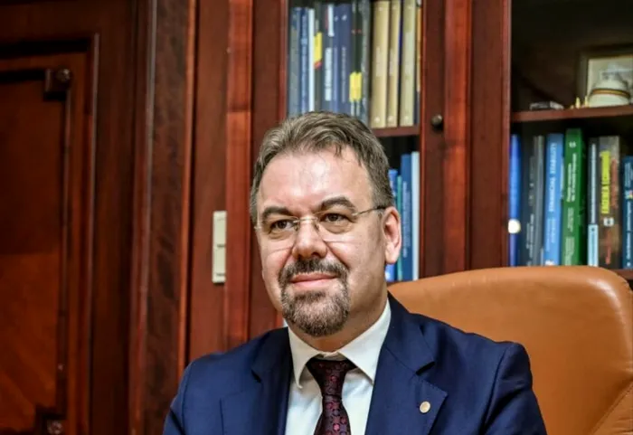 ECONOMIC Avertisment BNR: Rate mai mari pentru români, dacă statul se împrumută tot mai scump