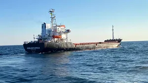Ucraina afirmă că o rachetă rusă a lovit o navă civilă în Marea Neagră; o persoană a murit