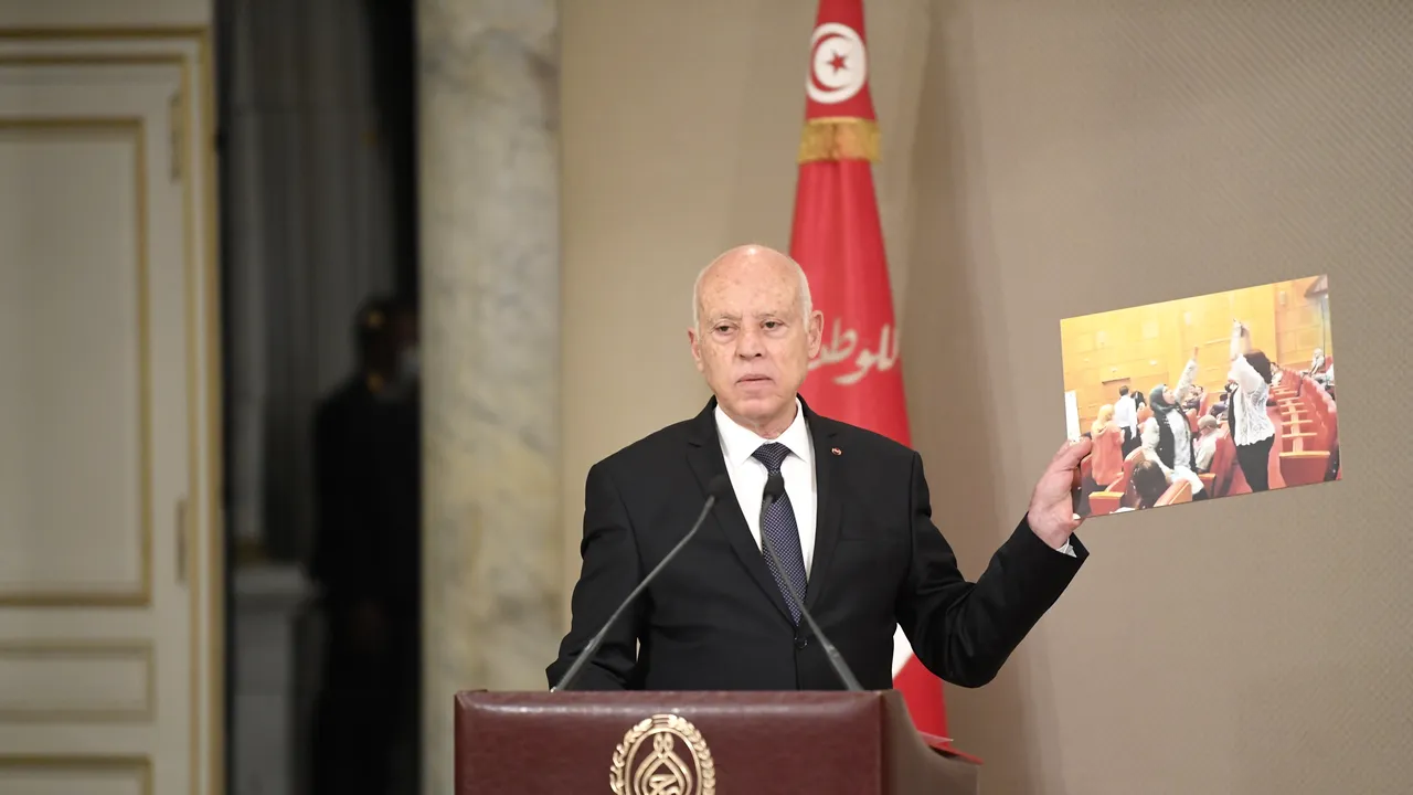 Jurnalist tunisian reţinut după ce l-a criticat pe preşedintele Saied