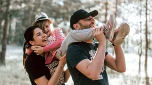 Ziua Tatălui 2026. Povestea unei sărbători dedicate iubirii și sacrificiului unui tată