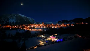 O altă staţiune de lux a ajuns bombă de Covid-19. Politicieni, oameni de afaceri şi vedete au fost infectate: ”Oamenii se scuipau literalmente unii pe alţii”