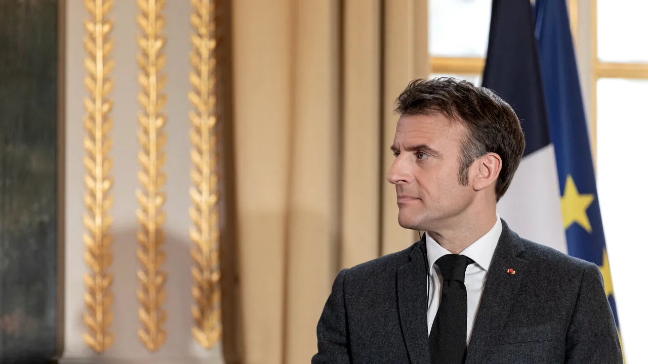Macron spune că numai preşedintele ucrainean Zelenski poate negocia pacea pentru ţara sa