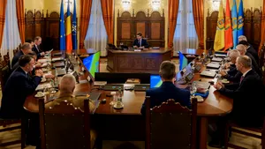 Premierul Luca Niculescu participă la prima ședință CSAT de la preluarea mandatului