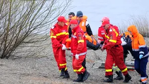 Mehedinţi: Exerciţiu româno-sârb pe Dunăre în cazul unui accident naval cu peste 30 de victime - FOTO