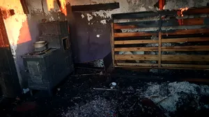 Incendiu cumplit în Galaţi: Patru copii, surprinşi de flăcări în propria casă. Unul a murit, iar altul a suferit arsuri