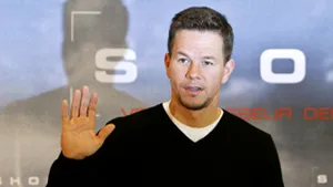 Mark Wahlberg va fi din nou tată