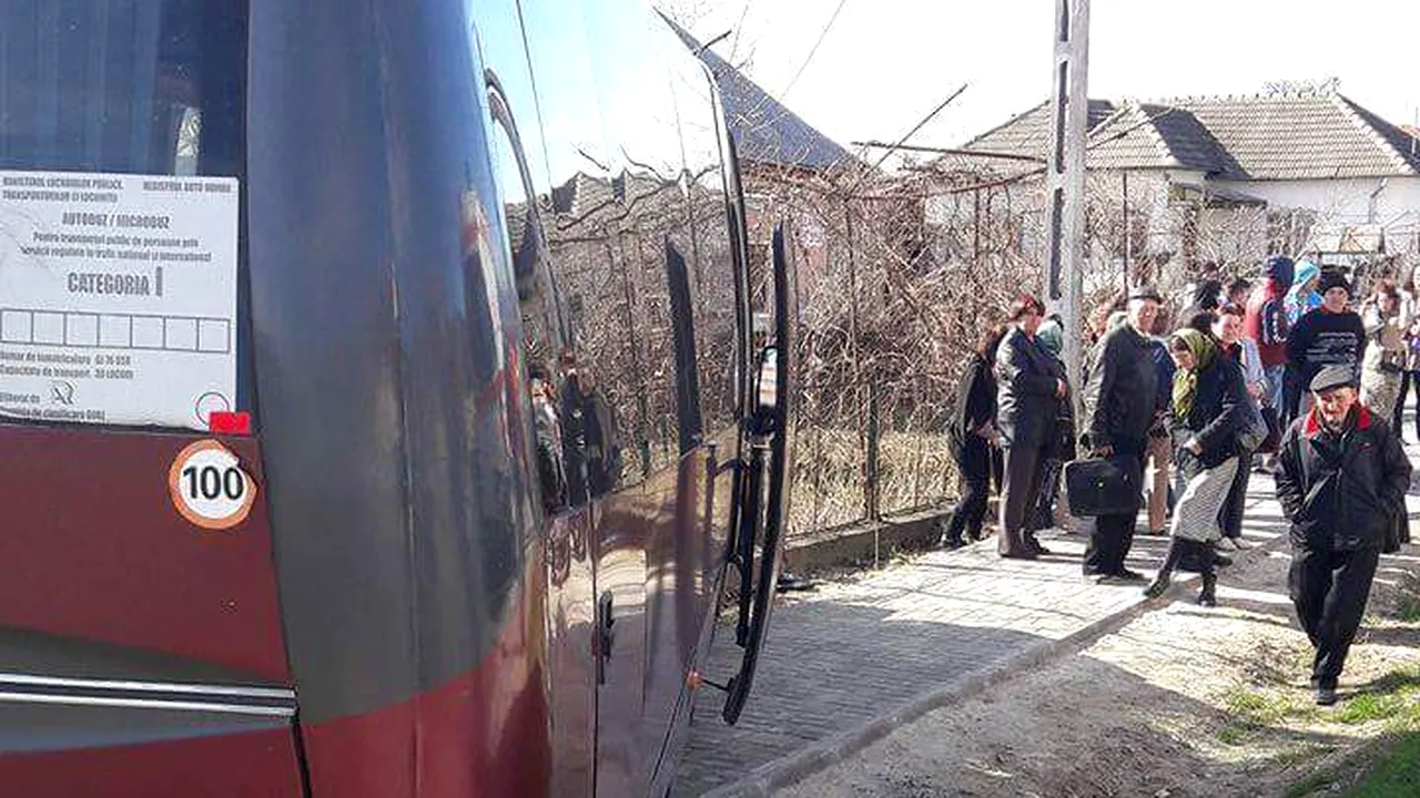 Autocar cu credincioşi care se întorceau de la mormântul lui Arsenie Boca, ACCIDENT în Vâlcea