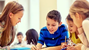 Executivul stabilește bursele școlare: 15% dintre elevi pot primi 450 lei pentru merit