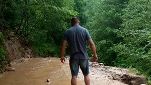 Intervenţie ISU: Depuneri de aluviuni pe drumurile din apropierea barajului Vidraru