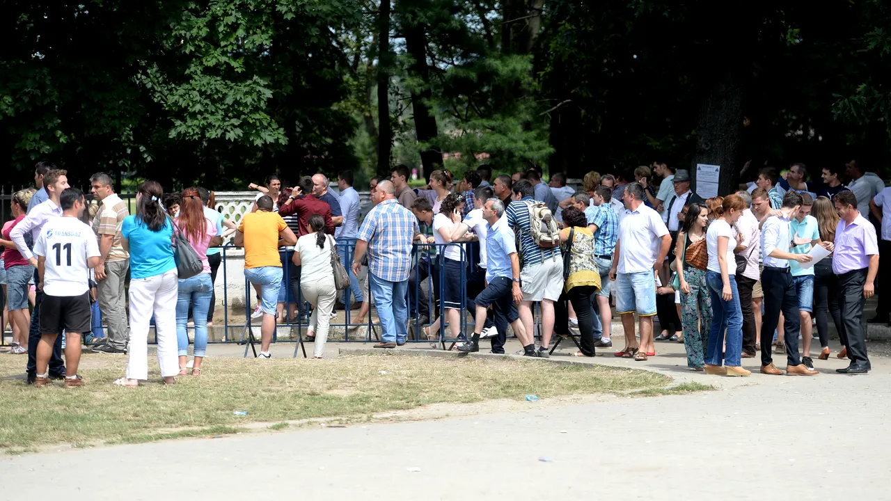 Scandalul baremelor greşite de la Academia de Poliţie | Rector: Comisia de elaborare a subiectelor, nominalizată de Ministerul Educaţiei / Liviu Pop: Eu cred că este o glumă