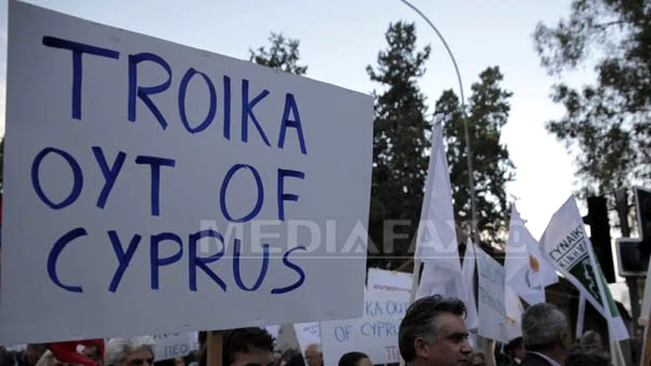 Trei bănci din Cipru, investigate pentru ştergerea unor credite către politicieni