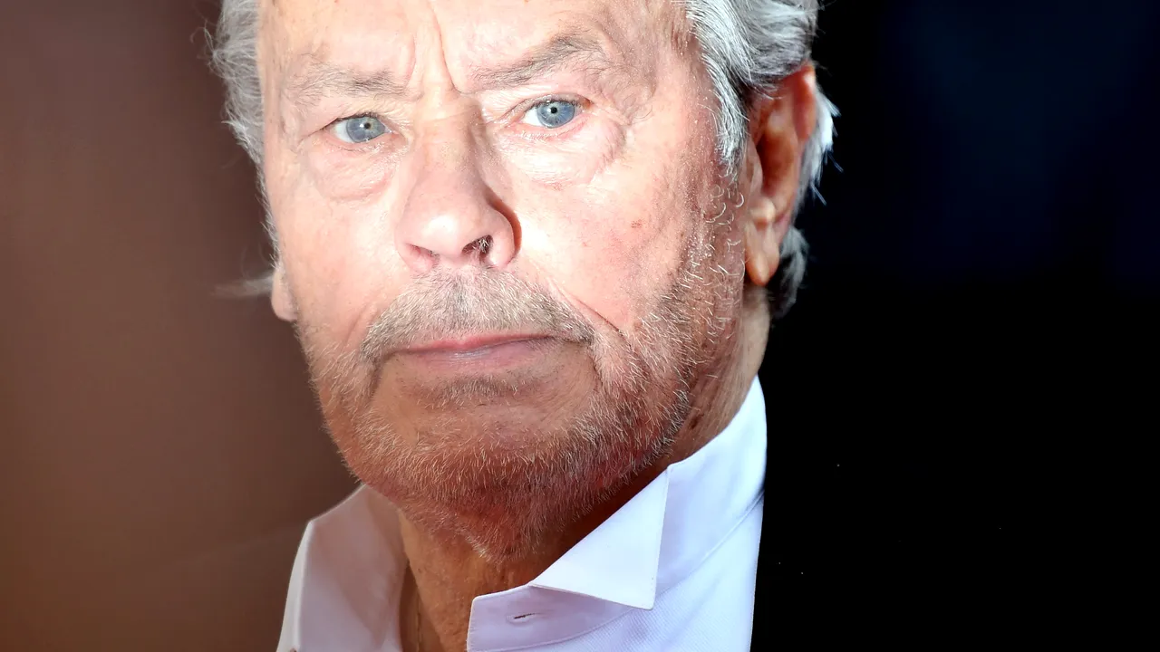 Alain Delon se reface în Elveţia, după ce a suferit un accident cerebral 