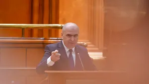 Bolojan, împiedicat să se întoarcă imediat la guvernare de o decizie CCR. Reînvestirea sa, o excepție istorică