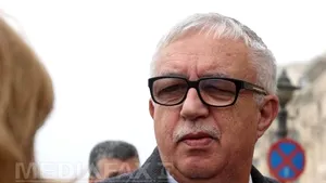 Augustin Zegrean: Mă las de fumat în spaţiile publice când legea va intra în vigoare