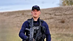 Bihor: Un jandarm a salvat viaţa unui bebeluş înecat cu lapte