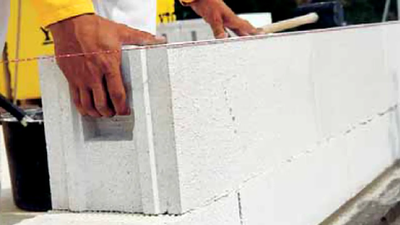 Patronat BCA: Legislaţia economică, cu multe hibe, devine restrictivă pentru sectorul construcţiilor
