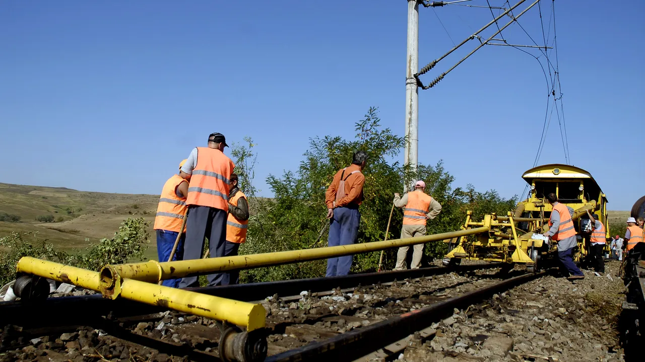Lucrări la calea ferată pe raza regionalelor Braşov şi Timişoara. Mai multe trenuri, afectate