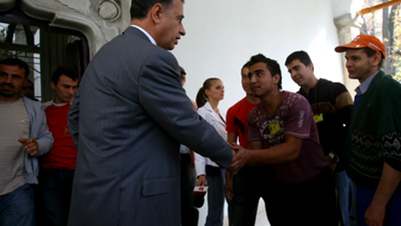 Geoană a vizitat biserica de la Cotroceni, precizând că a inspectat 