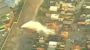 Spargerea unei conducte de apă a creat o adevărată fântână artiziană la Rio de Janeiro