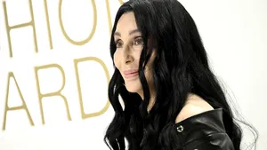 Cum a atins Cher celebritatea şi cum a început relaţia sa cu Sonny Bono? Detaliile, prezentate în noua carte de memorii