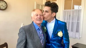 Florin Marin sparge banii moşteniţi după moartea iubitului său, Philip Clements. Familia britanicului este revoltată