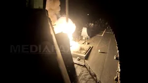 Armata americană a bombardat poziţii ale Statului Islamic în Siria: Cel puţin 120 de insurgenţi au fost ucişi. Obama: Vom face totul pentru învingerea organizaţiei teroriste. Pentagon: Raidurile, 