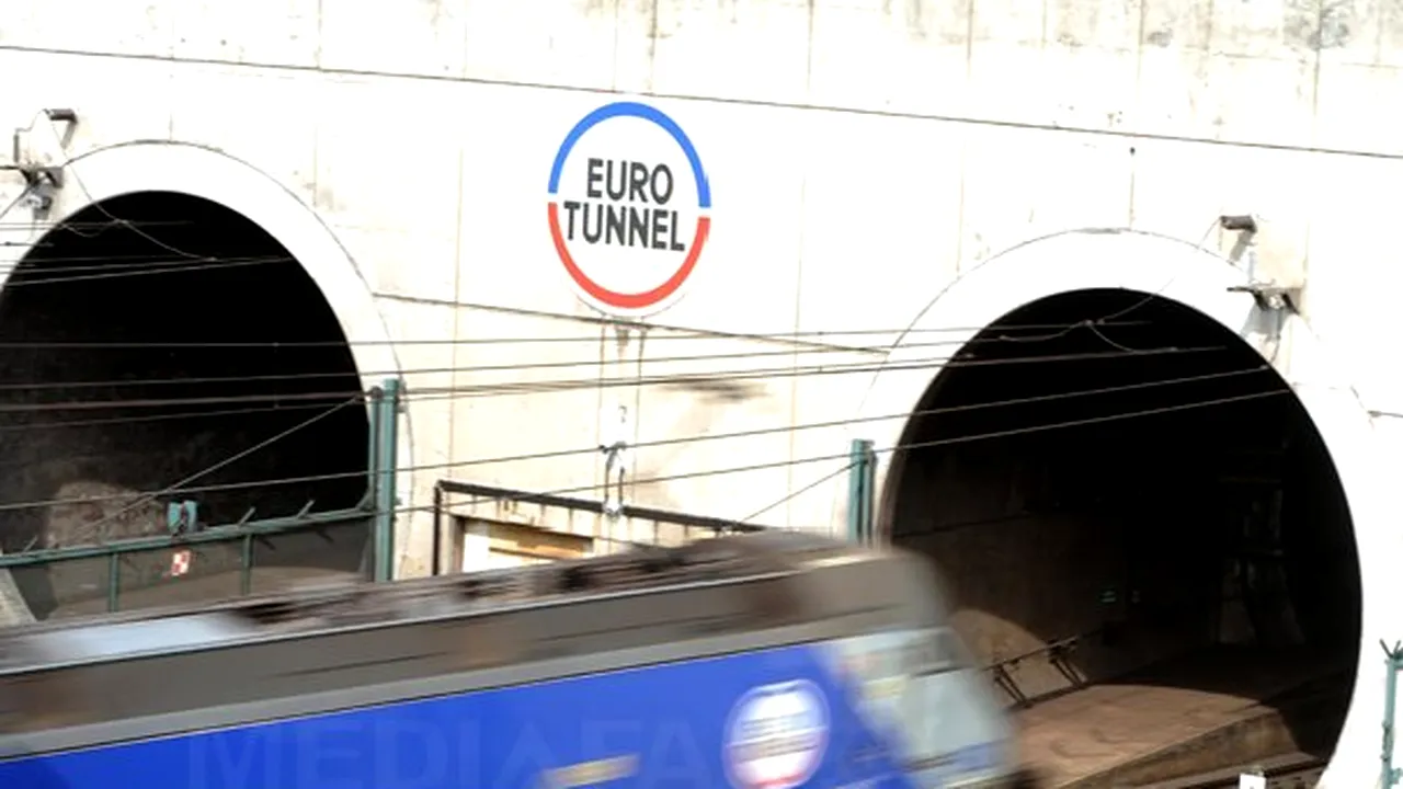 Circa 2.200 de imigranţi au pătruns în Eurotunel, în Franţa, încercând să ajungă în Marea Britanie