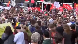 VIDEO LIVE | PROTESTELE continuă la G20: Poliţia din Hamburg se aşteaptă la continuarea ciocnirilor violente cu manifestanţii