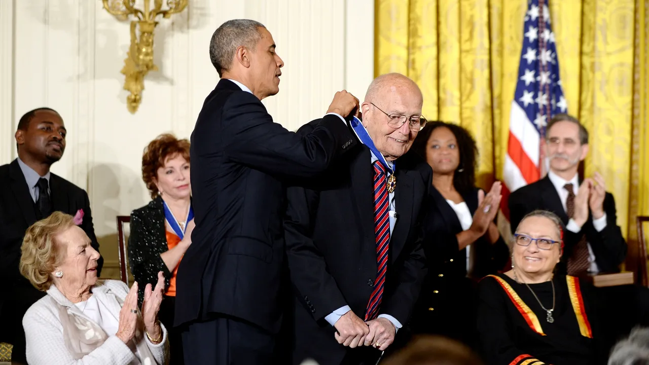 John Dingell, cel mai longeviv congresmen din istoria SUA, a murit la vârsta de 92 de ani