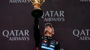 Lando Norris câștigă palpitantul Grand Prix al Marii Britanii pe ploaie