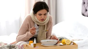 Alarma medicilor: Boala care revine și amenință bebelușii