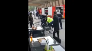 Un jandarm implicat în cazul bărbatului decedat în timp ce era evacuat în forţă de pe o terasă din Piteşti a fost reţinut
