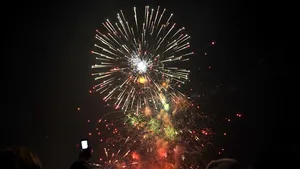 Circa 8.000 de sibieni au petrecut Revelionul în Piaţa Mare, focul de artificii durând 20 de minute