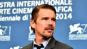 Ethan Hawke va interpreta rolul lui Chet Baker într-un film biografic despre cântăreţul de jazz