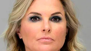 O femeie a fost condamnată la închisoare pentru că nu a respectat carantina. Ea a ţinut salonul de înfrumuseţare deschis