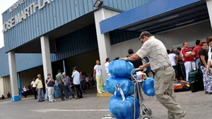 SUA ridică restricţiile de călătorie şi pentru transferul de bani către Cuba - VIDEO